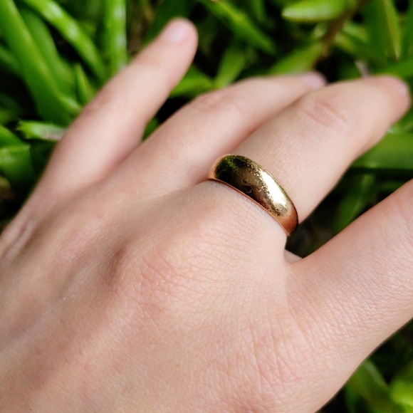 New Classic Gold Simple Ring Band, size 6.75 - Picture 4 of 8